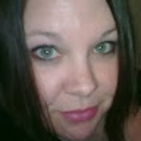 Meet your Posher, Nicole - Picture 1 of 1